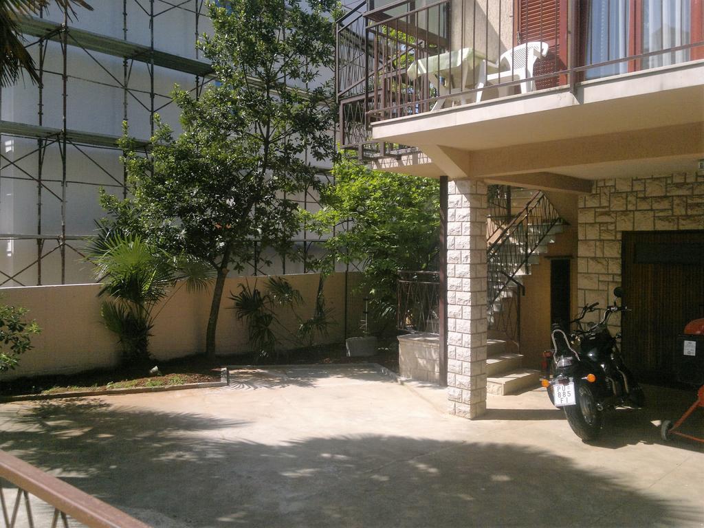 Lino Apartments 로비니 외부 사진